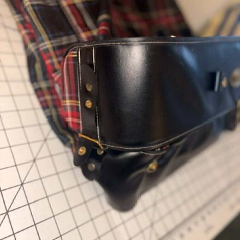 Vintage Tartan Plaid Hanging Suit Garment Bag - Leather Handle Original Hardware - Picture 7 of 12